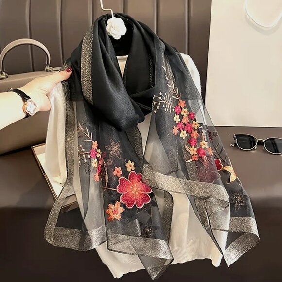 Luxurious Handcrafted Scarf - Picture 1 of 1